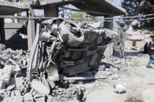 Mueren trece personas, entre ellas dos niños y un militar, en nuevos bombardeos de Israel contra Líbano