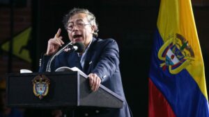 Petro responde a críticas sobre las elecciones en Colombia