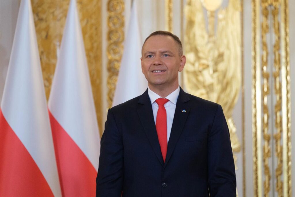 Polonia cuestiona las aspiraciones de Ucrania a la UE por "glorificar a bandidos y asesinos"