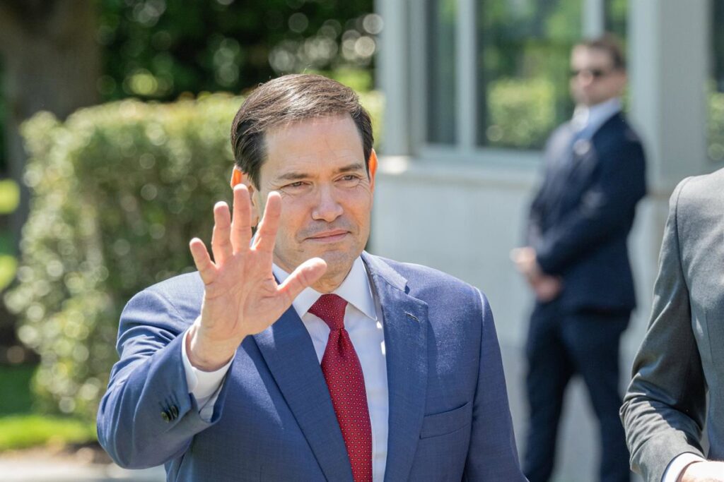 Rubio aborda con Guterres los intentos de EEUU para frenar las "acciones ilegales" de Irán en Ormuz