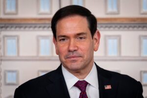 Rubio defiende que Ormuz tendrá que estar "abierto" y "sin peajes" tan pronto como se cierre un acuerdo con Irán