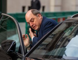Rusia incluye al exministro de Defensa británico Ben Wallace en su lista de personas buscadas