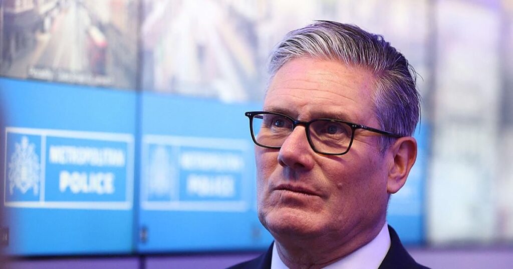 Starmer insiste en que no dimitirá mientras crece la presión del partido sobre su liderazgo