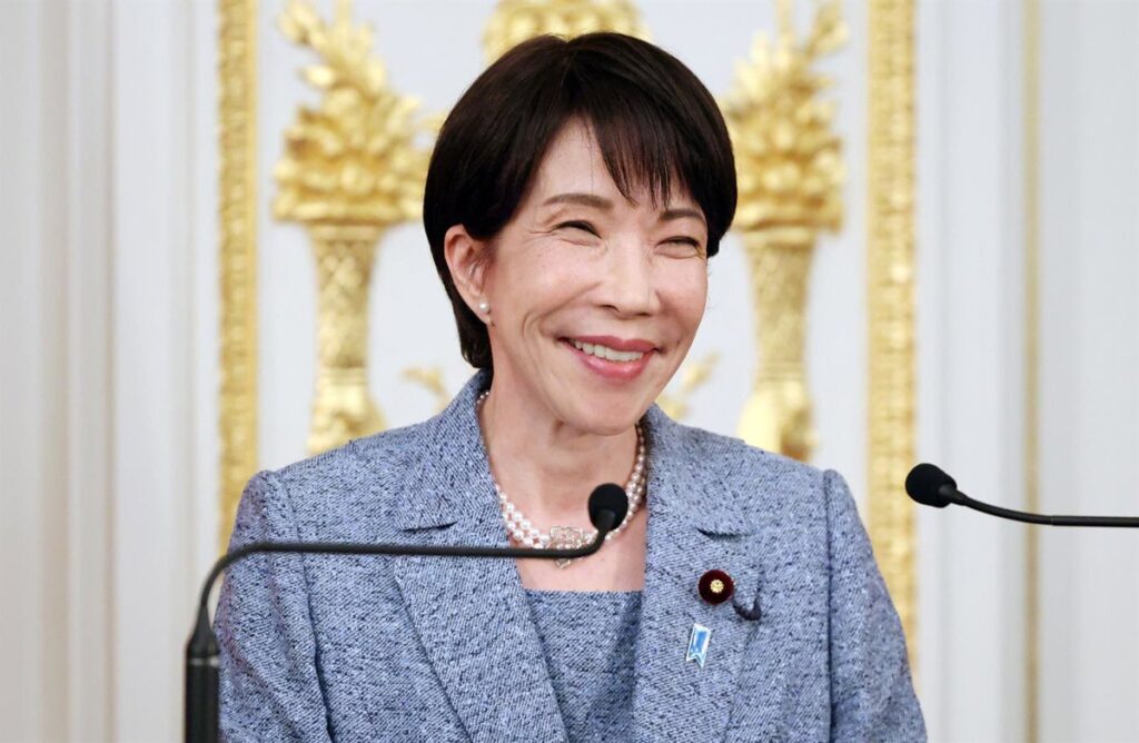 Takaichi confirma que un buque japonés logró cruzar el estrecho de Ormuz y salir del golfo Pérsico
