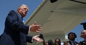 Trump anuncia que hablará con el presidente de Taiwán y provoca irritación en Pekín