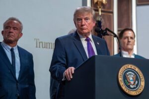 Trump niega tener prisa en la guerra de Irán por las 'midterms' y asegura que Netanyahu hará lo que le pida