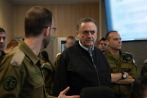 Un tribunal griego investiga al ministro de Defensa israelí por presuntos crímenes de guerra y lesa humanidad