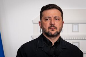 Zelenski denuncia el "cinismo" de Rusia al pedir una tregua para sus desfiles al tiempo que bombardea Ucrania