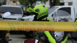 atacaron a bala a un policía y a otro hombre en hechos aislados