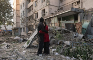 Aumentan a 21 los muertos y más de cien los heridos por los últimos ataques de Rusia contra Ucrania