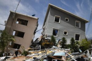 Aumentan a 920 los muertos por los terremotos en Venezuela