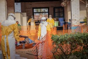 Aumentan a cerca de 400 los muertos por ébola en RDC, con más de 1.300 casos confirmados