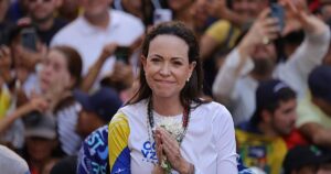 Delcy bloquea dos veces el regreso de María Corina a la devastada Venezuela