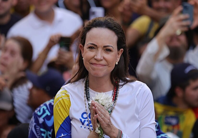 Delcy bloquea dos veces el regreso de María Corina a la devastada Venezuela
