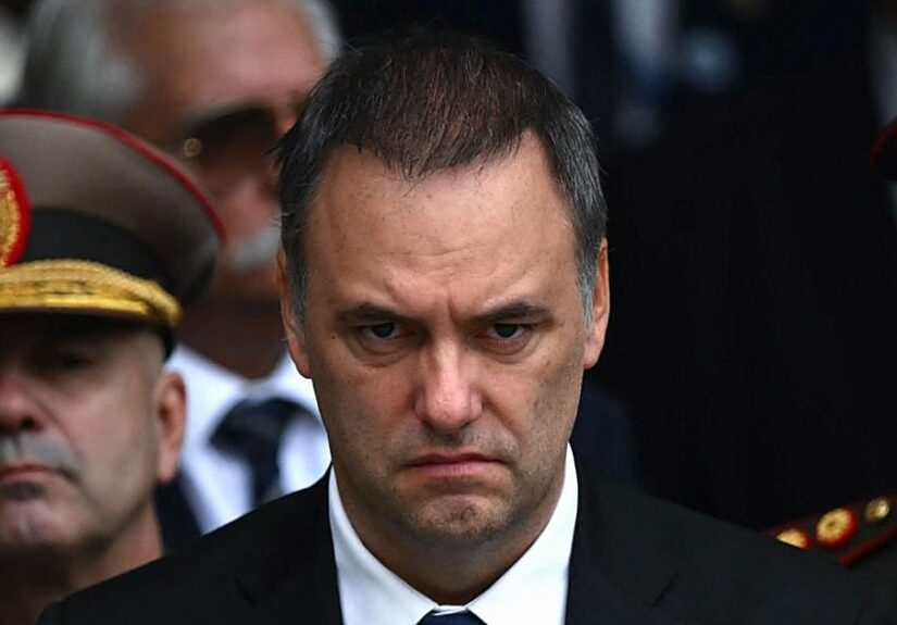Dimite Manuel Adorni, jefe de Gabinete de Milei, tras un escándalo de corrupción