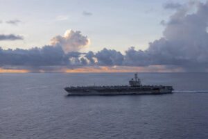 El Ejército de EEUU confirma que mantiene dos portaaviones en inmediaciones del Golfo mientras negocia con Irán
