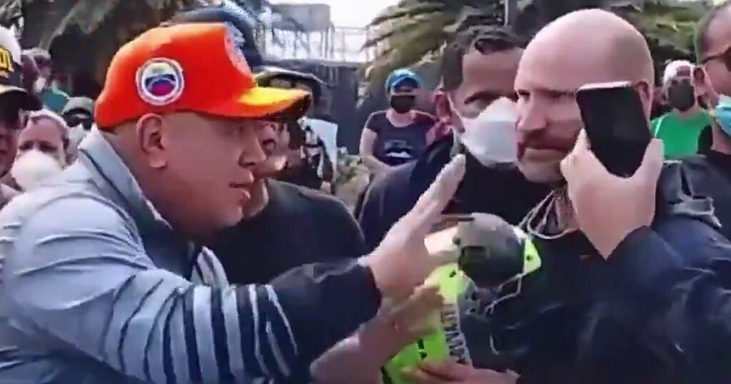 El chavismo bloquea el acceso a los rescatistas internacionales a las zonas devastadas