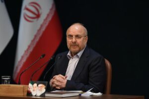 El equipo negociador iraní viaja a Omán para abordar la gestión del estrecho de Ormuz tras el preacuerdo con EEUU