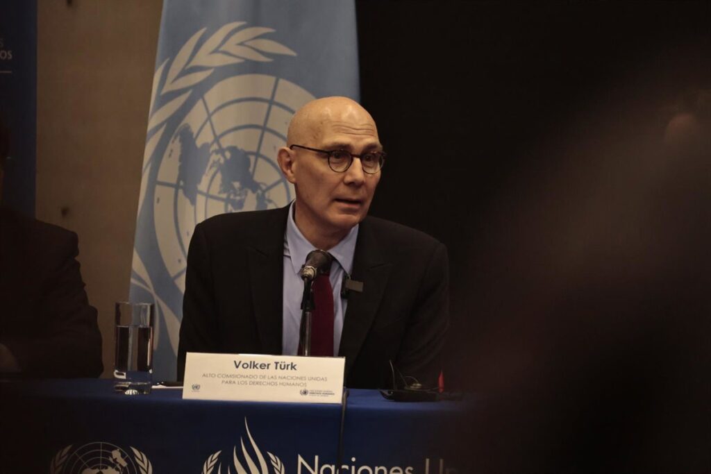 El jefe de DDHH de la ONU insta a la UE a "una revisión cuidadosa" de la nueva política de retornos