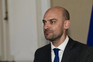 Francia pide a Israel que detenga sus ataques en Líbano y subraya que EEUU debe "presionar" para lograrlo