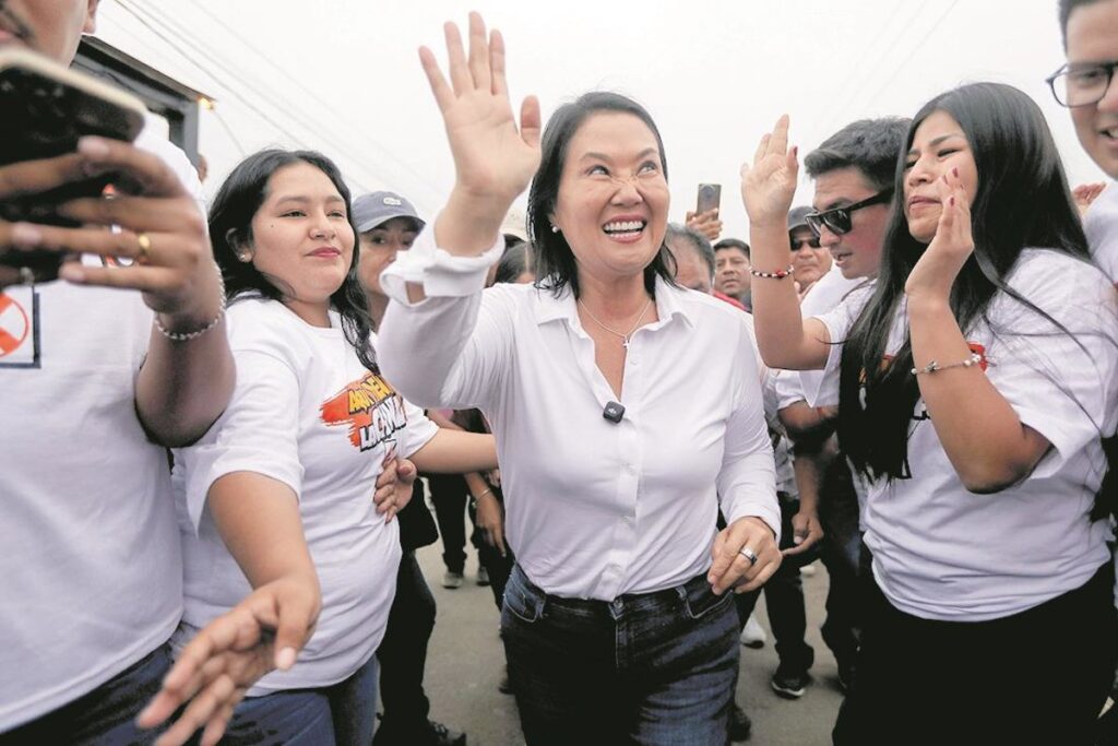 Fujimori se impone a Sánchez en las presidenciales de Perú con un 98,2% escrutado