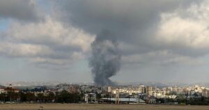 Irán ataca con misiles Israel como represalia por los bombardeos de este domingo contra Beirut
