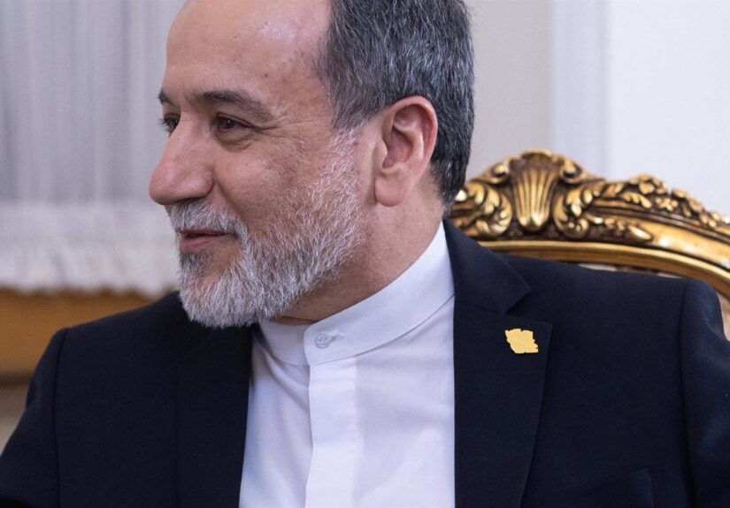 Irán y Francia abordan la situación en torno al memorando de entendimiento firmado por Teherán y Washington