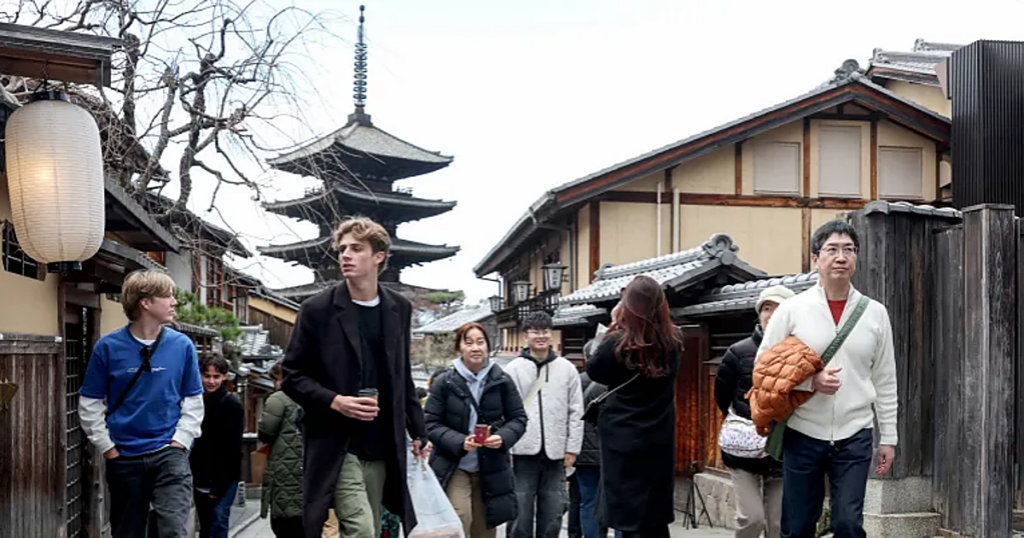 Japón, saturado por el turismo, quintuplica los costes de los visados