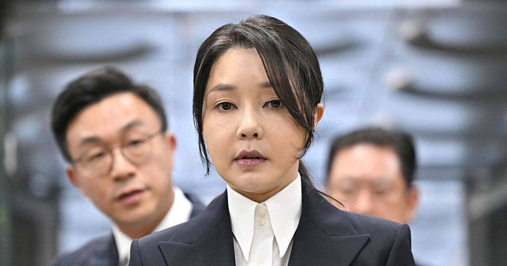 La ex primera dama de Corea del Sur, condenada a siete años de cárcel por aceptar joyas de lujo
