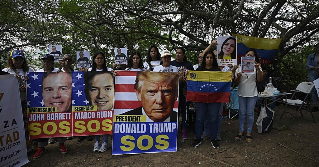 La tragedia socava el poder chavista, pero Trump no acelera la transición política