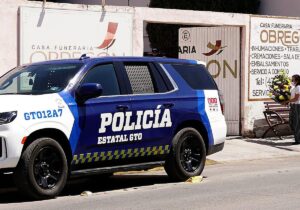 Ladrones de motos en México aparecen atados y amordazados: así actúa el «Batman de Lagos»