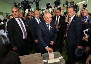 Los armenios demuestran en las urnas que confían en el giro europeo de su país