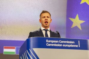 Magyar anuncia que cambiarán la Constitución después de que el presidente húngaro se niegue a dimitir