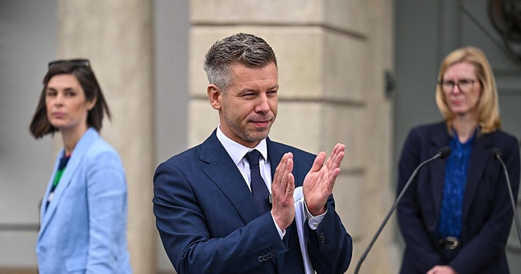 Magyar reformará la Constitución para deshacerse del presidente de Hungría