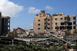 Mueren siete personas, incluido un paramédico, en nuevos bombardeos de Israel contra el sur de Líbano