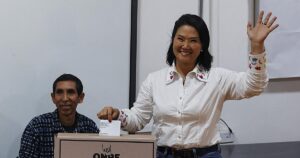 Perú, a la espera de conocer quién será su noveno presidente en una década