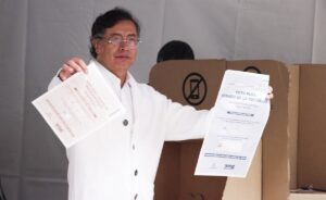 Petro afirma tener pruebas de fraude electoral con modificaciones del censo y de las mesas de votación