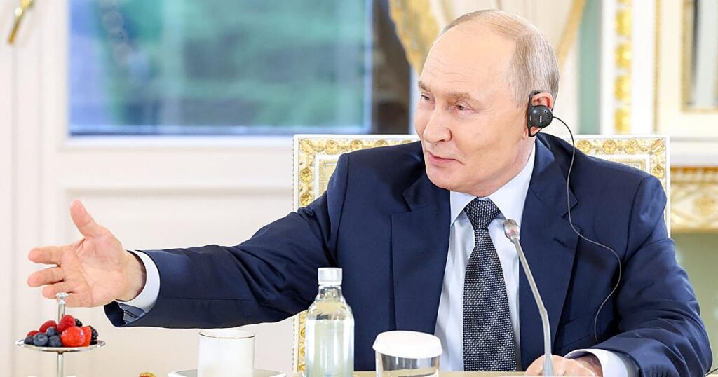 Putin admite que habló con EE.UU. sobre una posible operación a la venezolana en Cuba