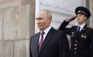 Putin asegura que no es incompatible el "acuerdo" con Ucrania con mantener el control de la región del Donbás