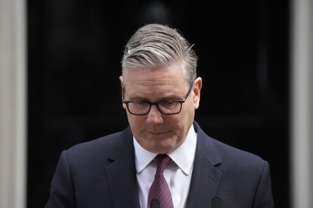 Starmer anuncia su dimisión como primer ministro de Reino Unido