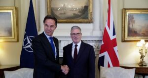 Starmer presentará su plan para transformar las FF.AA. con drones e IA en el centro de la estrategia