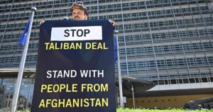 Tormenta política en la UE por la reunión con los talibanes para expulsar a afganos irregulares