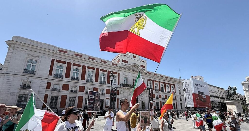 Trump anuncia la firma del acuerdo con Irán este domingo, pero Teherán lo niega
