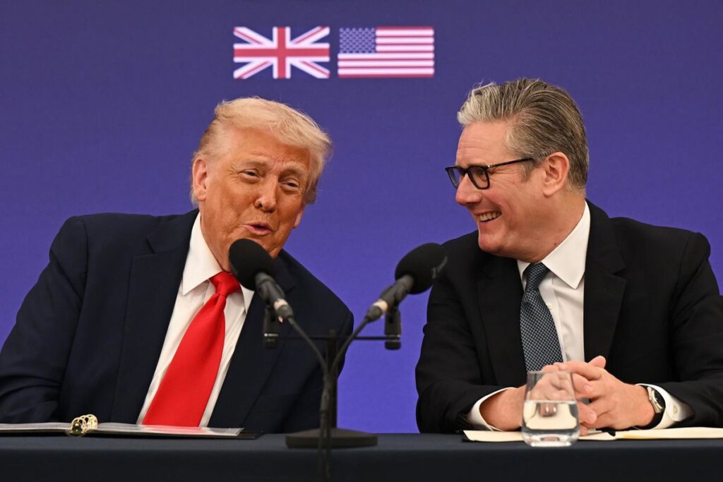 Trump renueva sus críticas a Starmer tras su dimisión y carga contra sus políticas en "energía e inmigración"