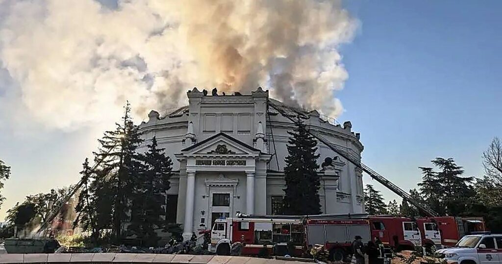 Ucrania golpea una planta militar rusa con misiles de fabricación propia y ataca Crimea con drones