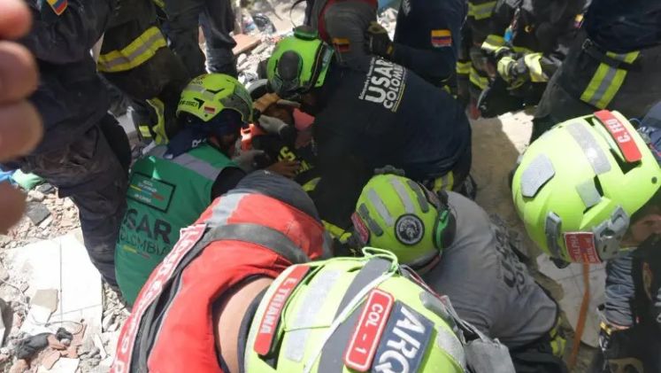¡El milagro de Moisés! Sobrevivió cuatro días bajo los escombros en Venezuela y fue rescatado por un equipo colombiano