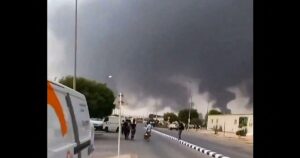 Los hutíes de Yemen reivindican ataques contra el sur de Arabia Saudí tras un bombardeo en Hodeida