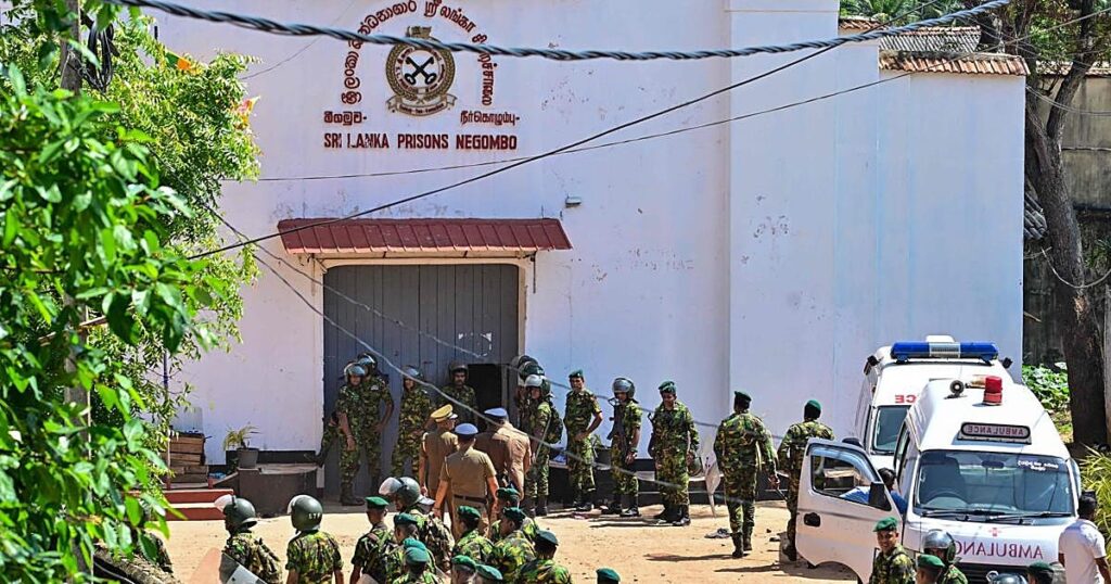 Al menos 23 muertos y un centenar de heridos tras un motín en una prisión de Sri Lanka