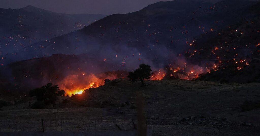 Al menos 8.000 evacuados por los incendios en la isla de Creta