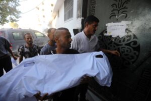 Al menos dos muertos en ataques israelíes en Gaza a pesar del alto el fuego